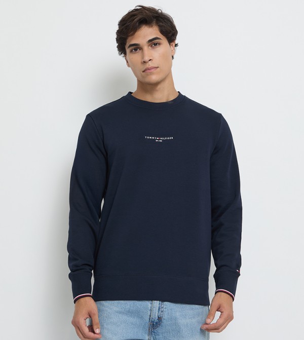 سويتشيرت رجالي بياقة مستديرة وشعار 