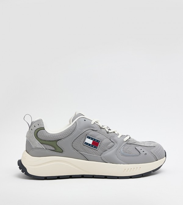 سنيكرز برباط 