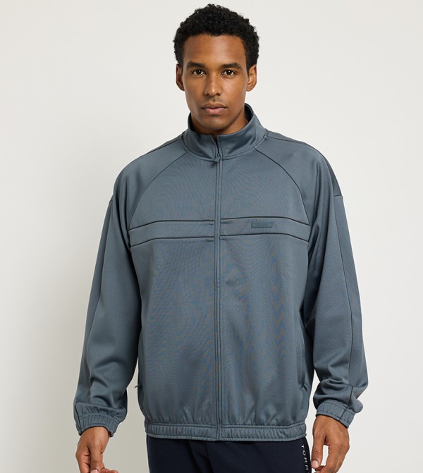 جاكيت بسحاب وياقة عالية 