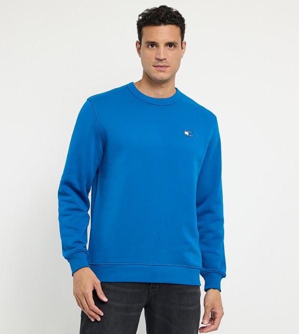 سويتشيرت بشعار وكم طويل 