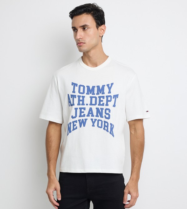 تيشيرت بطبعة وياقة مستديرة 