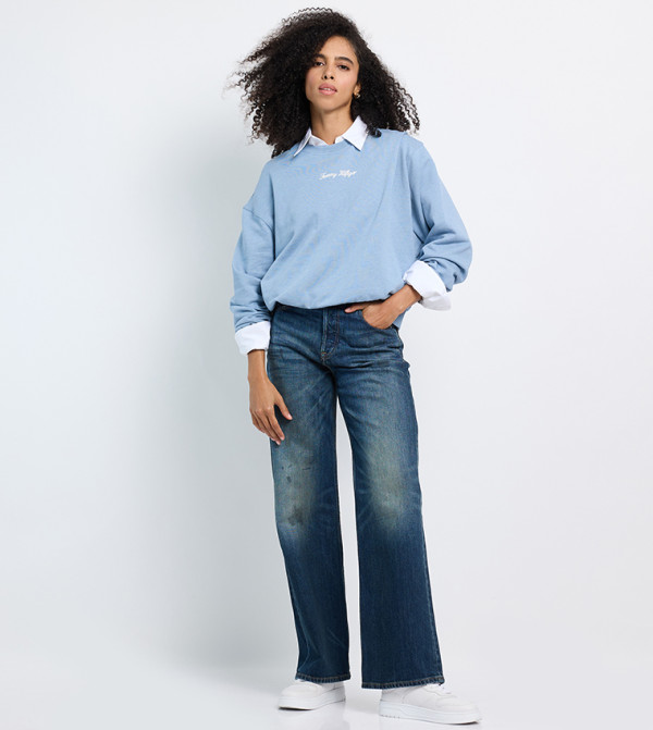 جينز باهت بقصة مستقيمة 