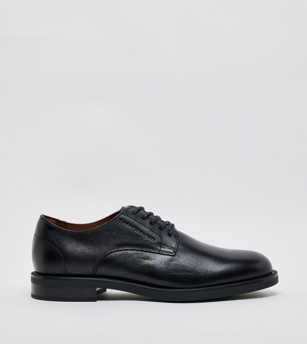 VOGUE Textured Lace-Up Derby Shoes
