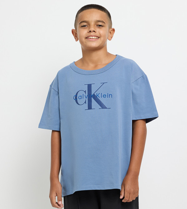 تيشيرت بقبة مستديرة وطبعة شعار