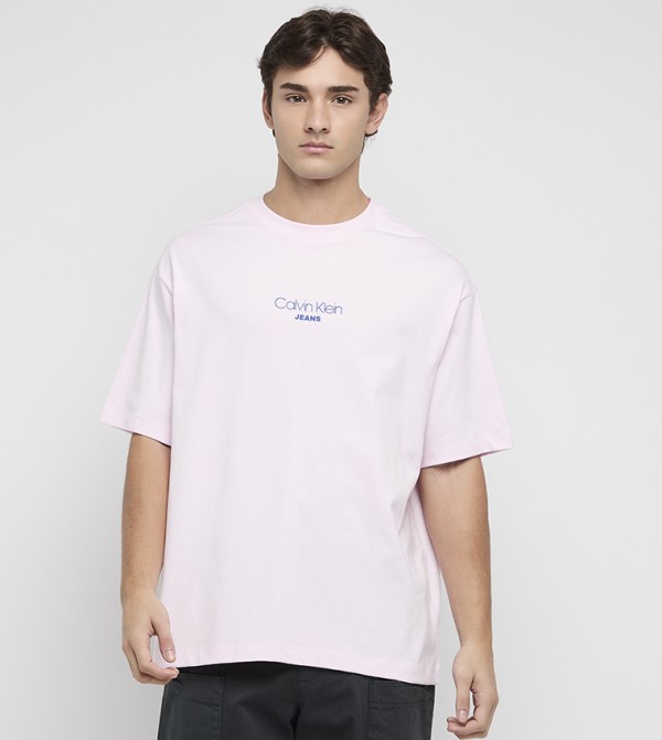 تيشيرت اوفرسايز كم قصير بطبعة شعار