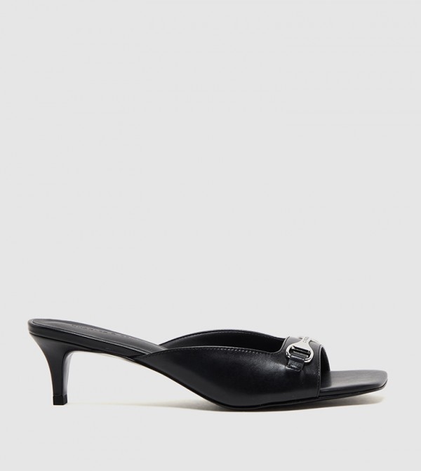 LESLIE Solid Kitten Heel Sandals