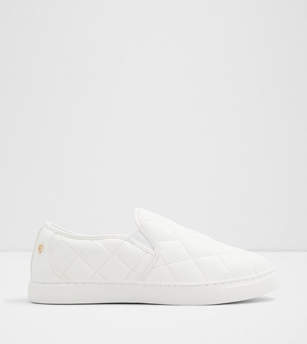 ACEEN Quilted Slip-Ons