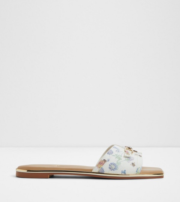 ALAMASSI Accessory Detail Flat Sandals