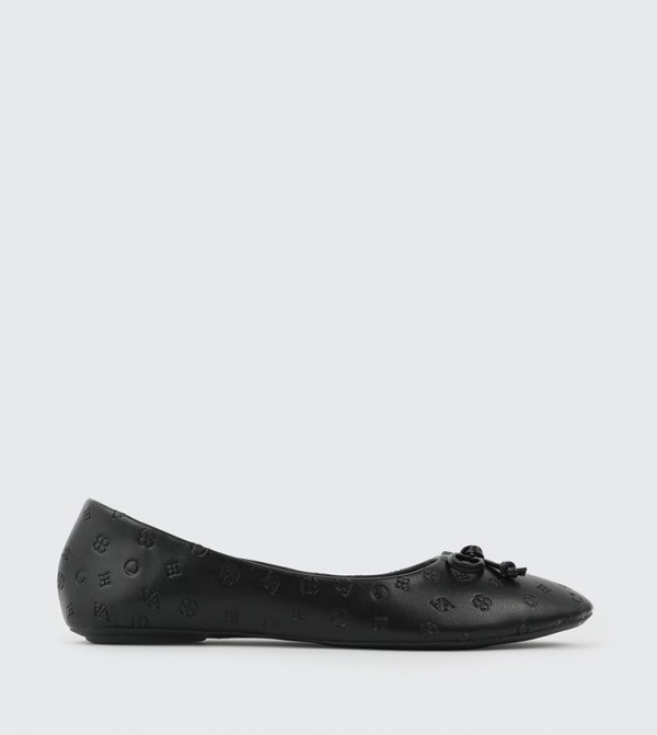 Debossed Round Toe Ballerinas