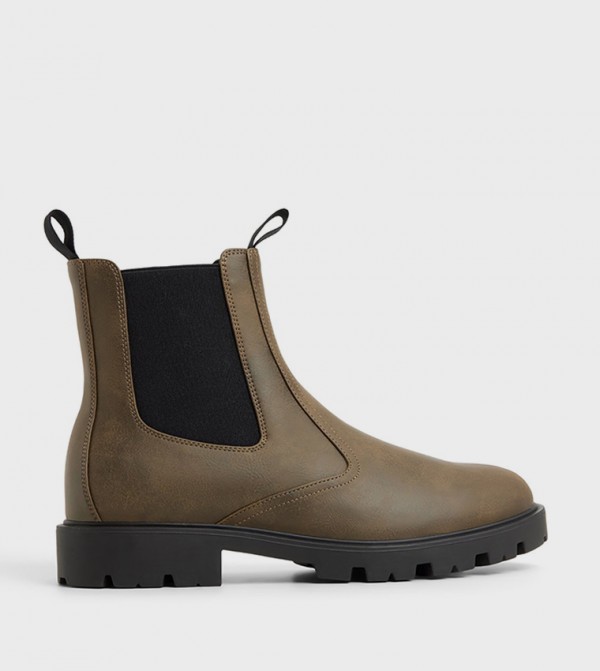 ASHTONN Round Toe Chelsea Boots