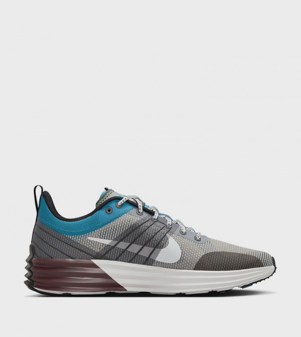 REVOLUTION 7 Lace-Up Sneakers