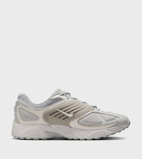 AIR MAX NUAXIS Low-Top Sneakers