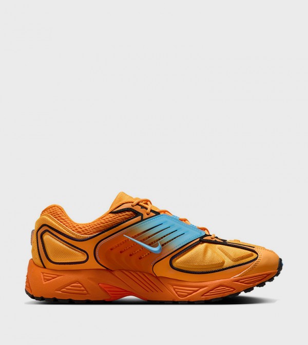 AIR MAX NUAXIS Low-Top Sneakers