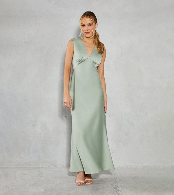 فستان ماكسي ساتان بظهر مكشوف   