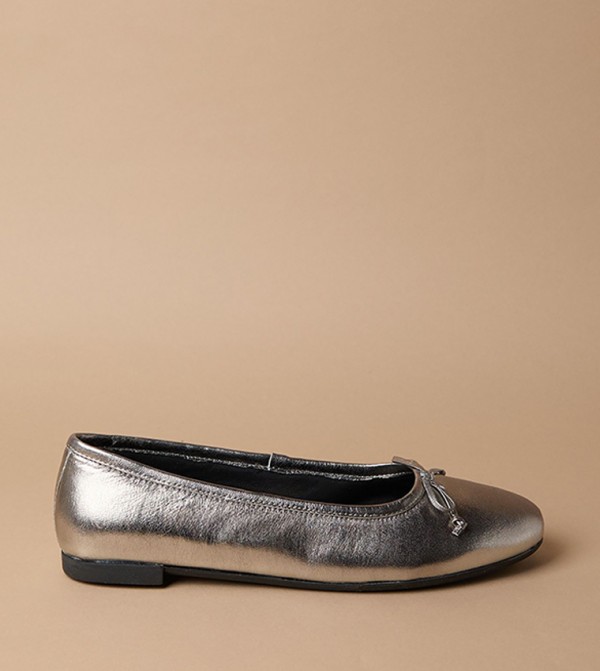 Blythe Leather Round Toe Ballerinas