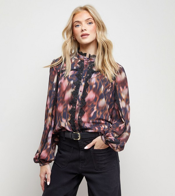 توب بطبعة وحبكة دانتيل وكم طويل