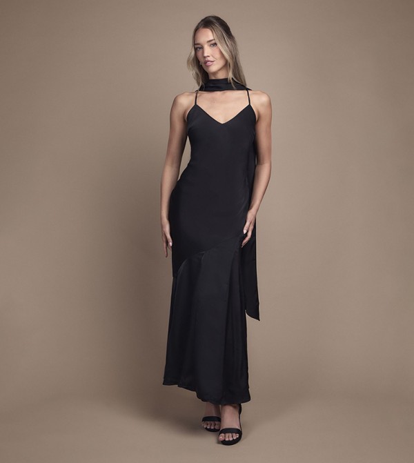 فستان ساتان ماكسي بوشاح لوصيفات العروسة 