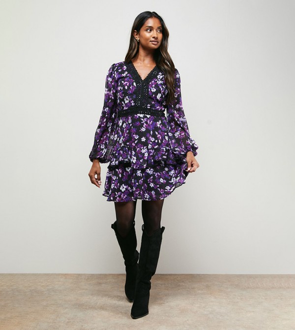 فستان ميني مكشكش بطبعة الورود