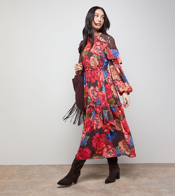 فستان ميدي شيفون بطبعة مع كيب وحزام