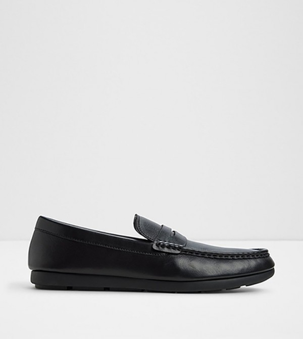 BASTUCO Textured Loafers