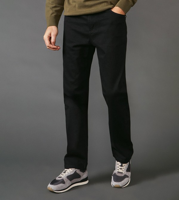 Solid Stretch Straight Fit Jeans