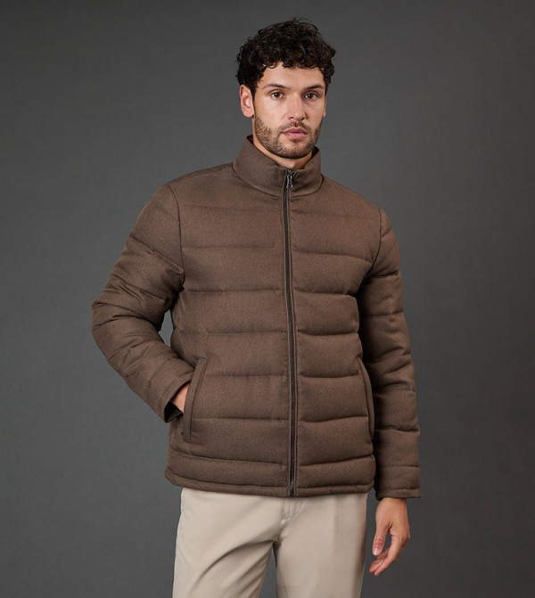 جاكيت بفر شبه  صوف سادة 