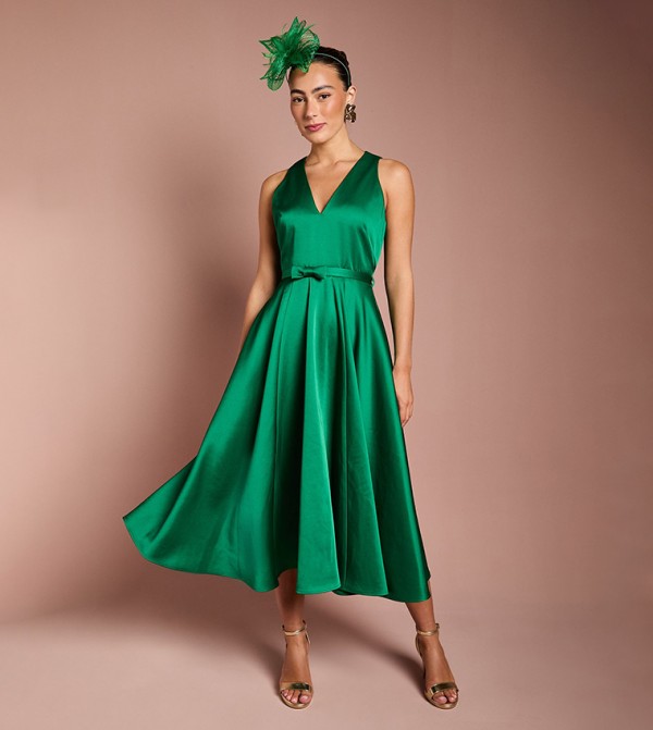 فستان ميدي بياقة v 