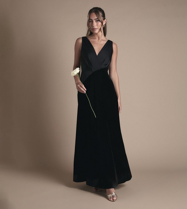 Velvet Contrast V-Neck Flared Maxi Bridesmaid Dress