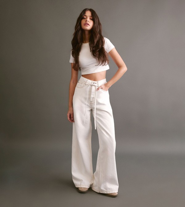 Solid Belted Wide Leg Jeans