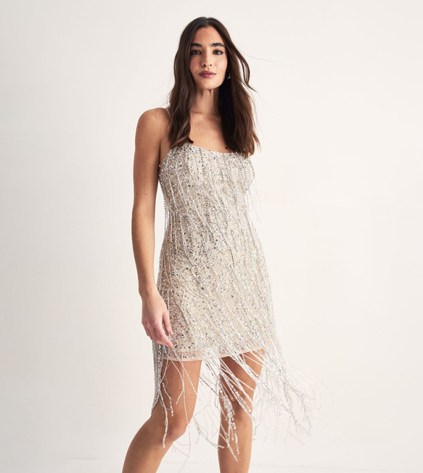 فستان ميني بحمالات وشراشيب 