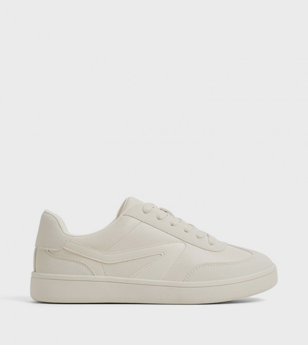 BILLYY Lace-Up Sneakers