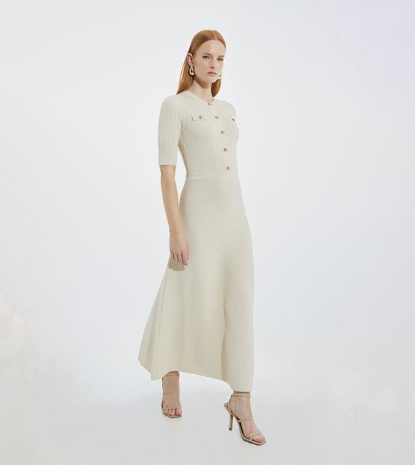 فستان ماكسي محبوك ومرن