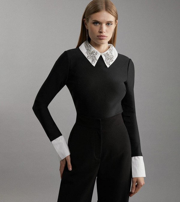 توب محبوك مزخرف بياقة 