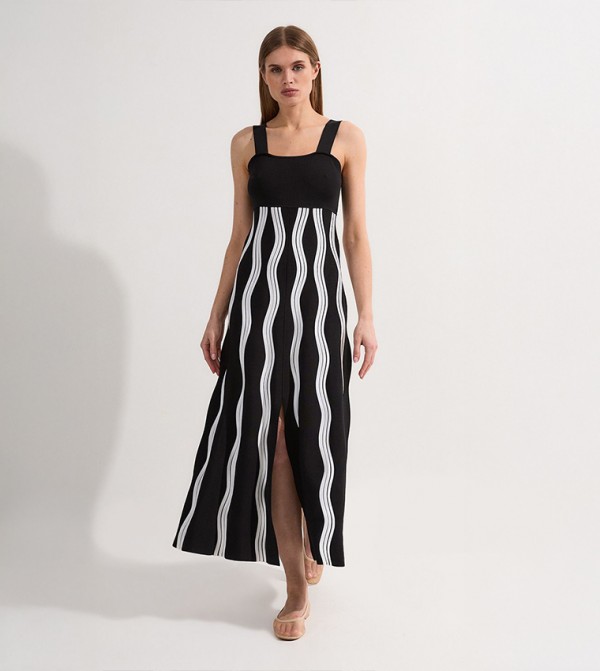 Contrast Wave Knit A-Line Strappy Dress with Fringing