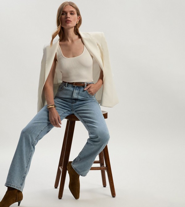 Rigid High Rise Straight Fit Jeans