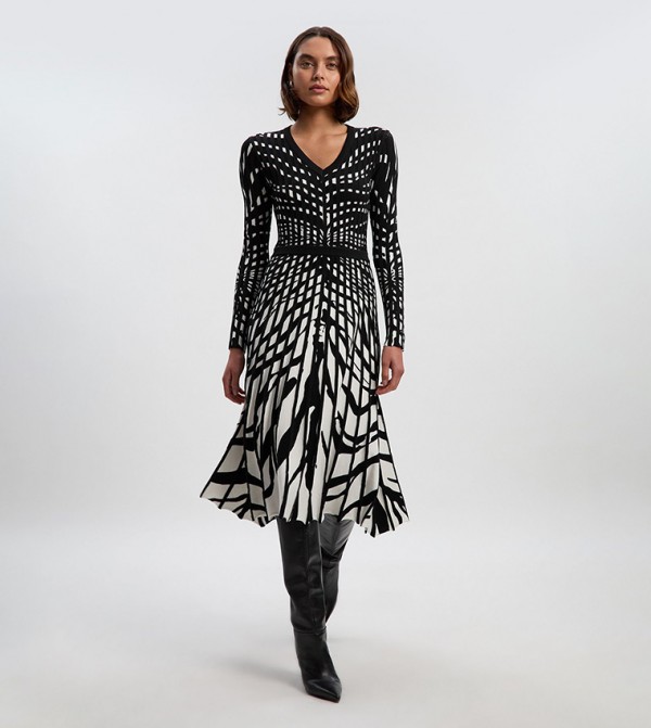 Petite Zebra Jacquard Knit Pleated Midi Dress