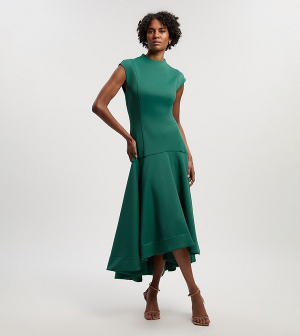 فستان ميدي بحافة مكشكشة