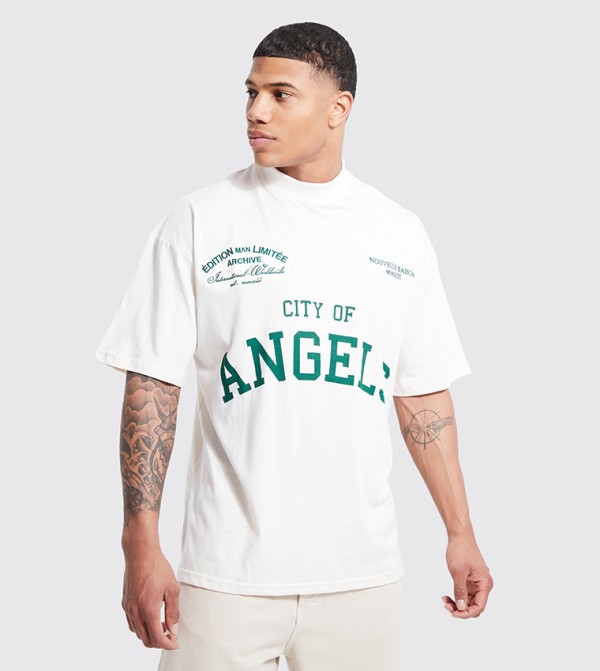 تيشيرت اوفرسايز مطرز بأكمام قصيرة