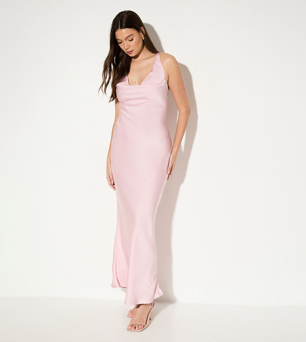 فستان وصيفات عروس ماكسي ساتان بذيل سمكة وقبة واسعة