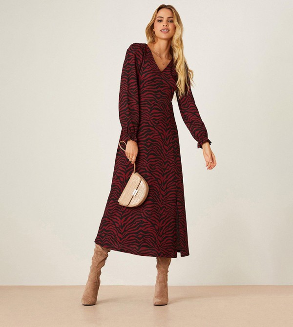 فستان ميدي بياقة v