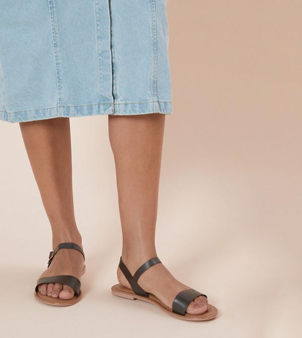 FIDELIA Leather Flat Sandals