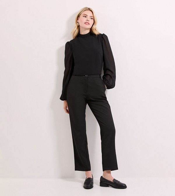 توب بأكمام منفوخة 