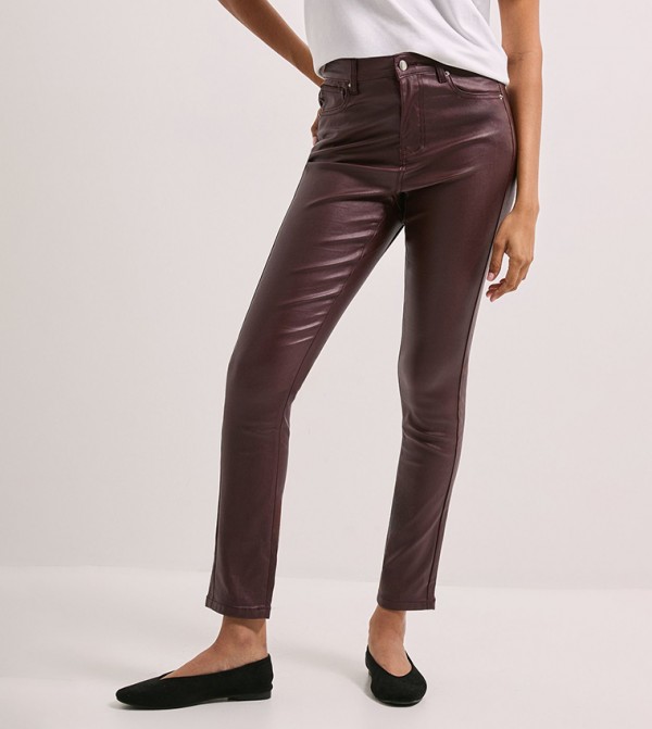 بنطال جينز ضيق 