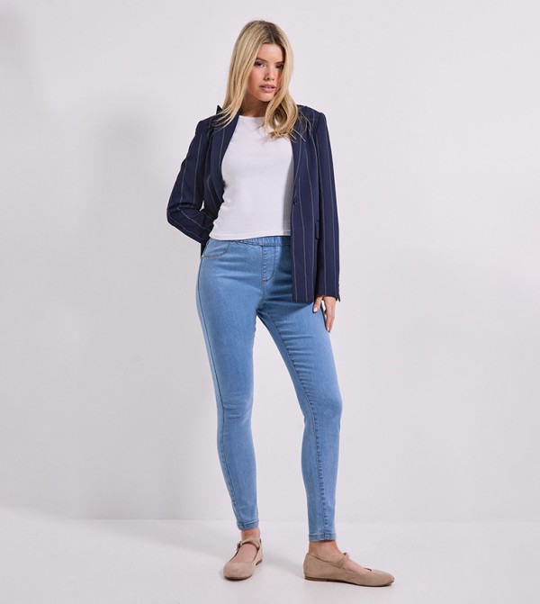 جيقيقنز مغسول بقصة ضيقة 