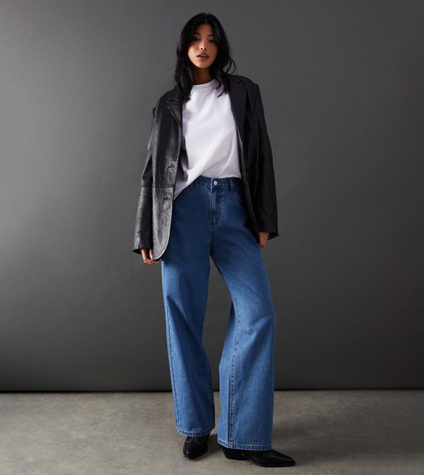 Washed Low Rise Wide Leg Jeans