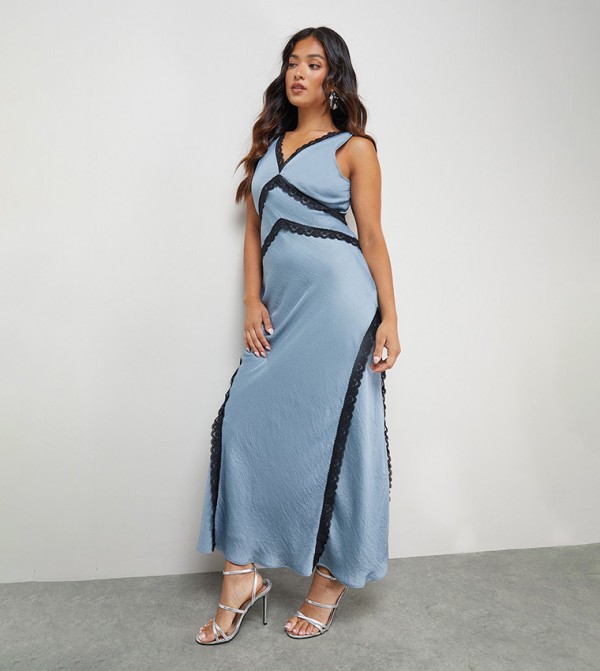 فستان ميداكسي ساتان للمقاسات الصغيرة 