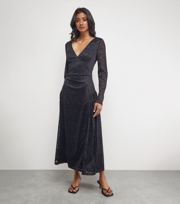 فستان ميداكسي دانتيل بياقة V وحافة مثنية