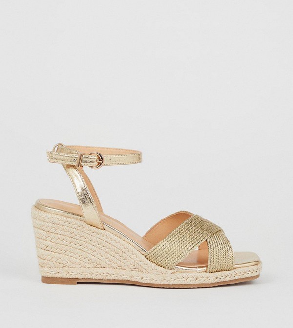 Wallis wedges sales