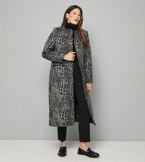 جاكيت بأزرار وطبعة حيوان