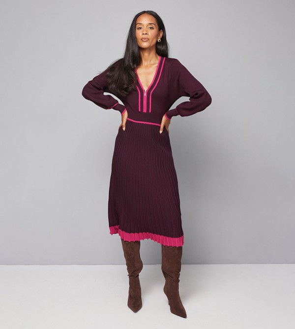 Ribbed V-Neck Pleated Knit Midi Dress